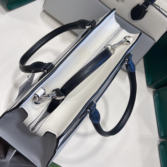 Kate Spade Madison Colorblock Saffiano Leather Medium Satchel
Platinum Grey
NWT - Picture 11 of 16